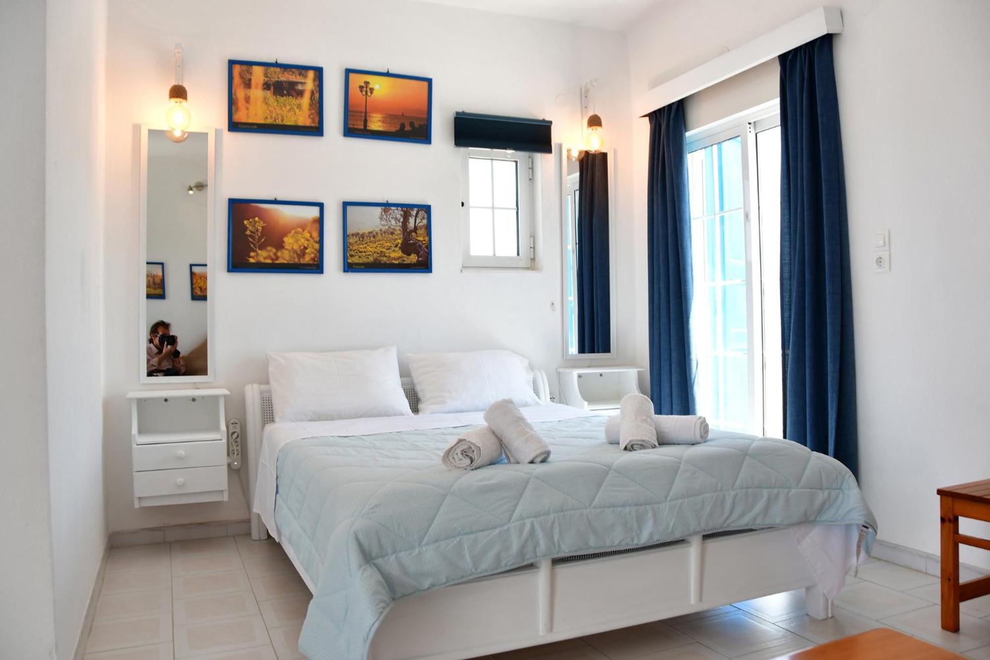 Blue Dolphin Studios And Apartment Vagia  Екстер'єр фото
