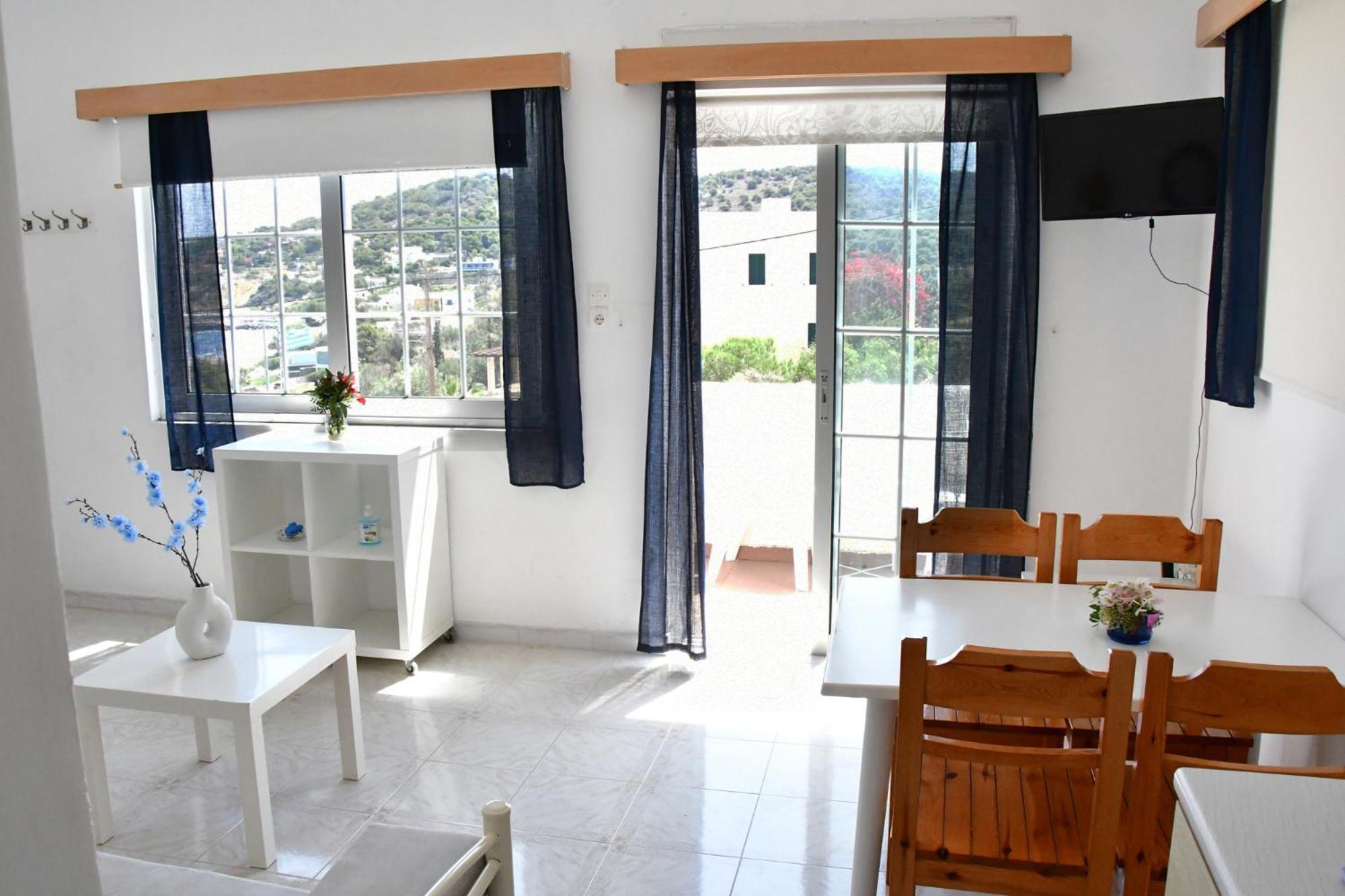Blue Dolphin Studios And Apartment Vagia  Екстер'єр фото