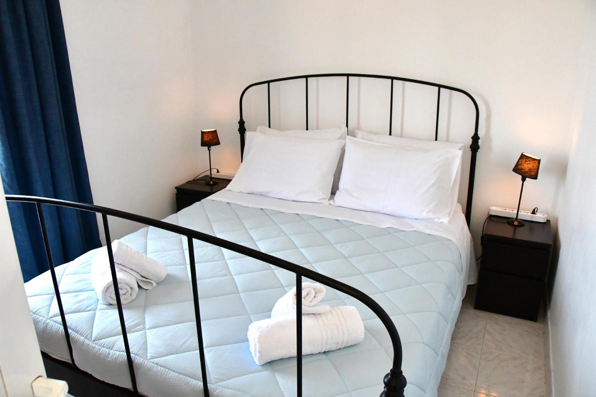 Blue Dolphin Studios And Apartment Vagia  Екстер'єр фото